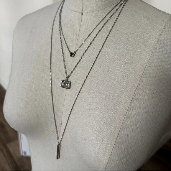 Multi-strand Long Necklace with Faceted Crystals and Bar in Silver - Picture 3 of 4